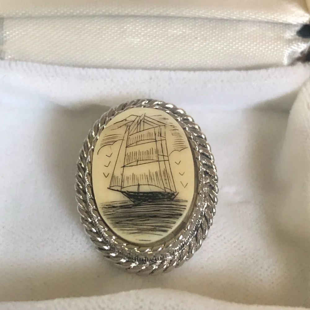 Vintage Scrimshaw Brooch
